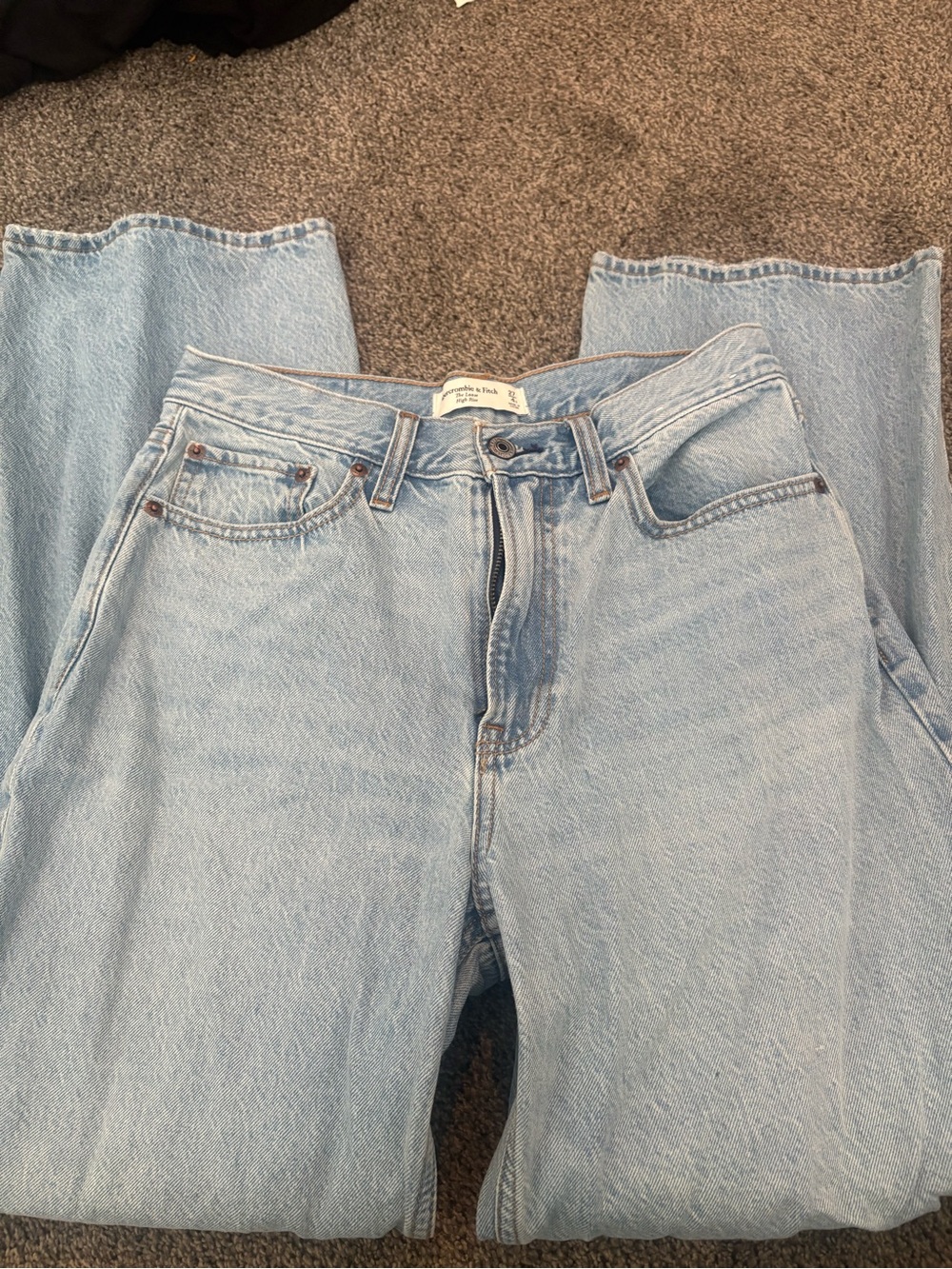 Abercrombie & Fitch Light Wash High-Rise Loose Jeans